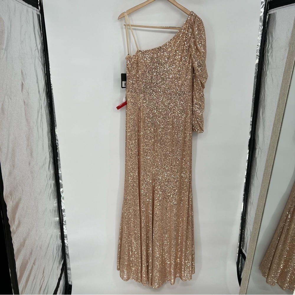 Mac Duggal SEQUINED ONE SHOULDER TRUMPET GOWN - Picture 9 of 13